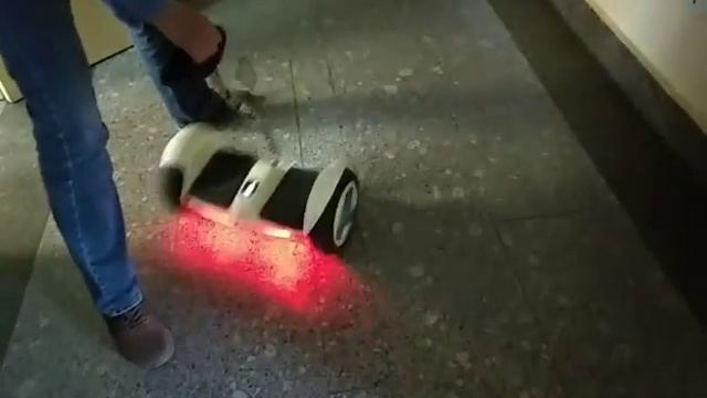 Вращение электросамоката Ninebot смотреть онлайн