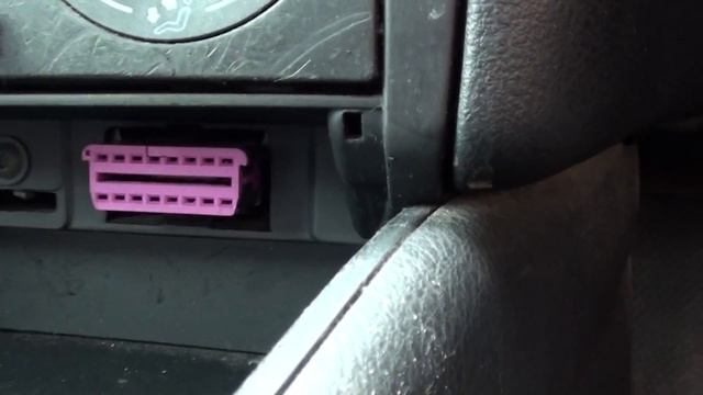 VW Golf Mk4 Diagnostic OBD2 Port Location Video смотреть онлайн