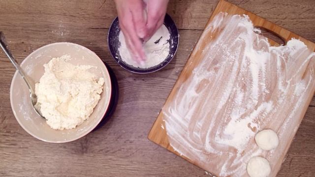 СЫРНИКИ домашние / очень вкусные и нежные / рецепт к завтраку смотреть онлайн