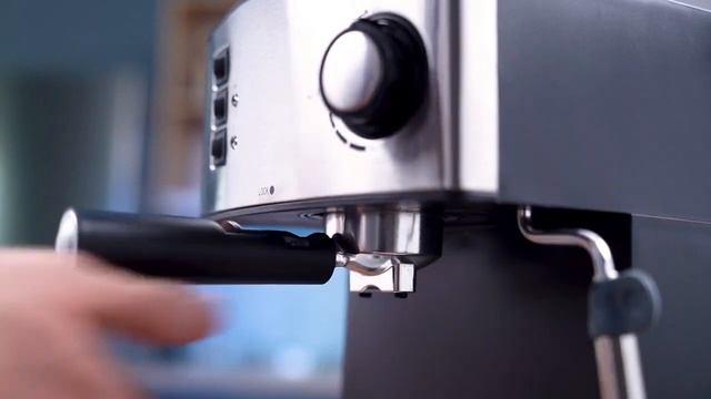 Рожковая кофеварка эспрессо Ardesto YCM-E1600