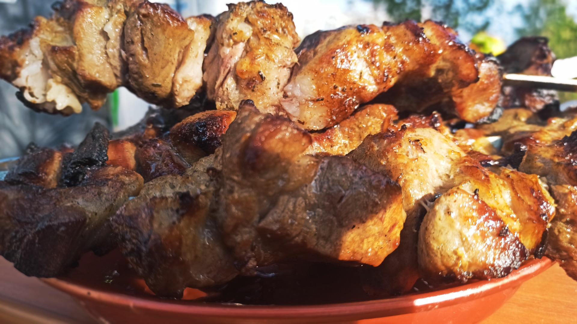 Шашлык из домашнего мяса на природе смотреть онлайн