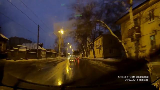 Street Storm CVR-A7510 HD 2304х1296 вечер,на улице идет мокрый снег. смотреть онлайн