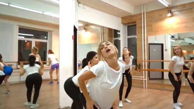 Танец Бачата Кэти Скарлетт смотреть онлайн