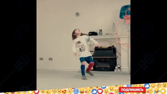 ЧТО СКРЫВАЕТ ФУТБОЛЬНЫЙ ГАЗОН!? Абсурдные суеверия в футболе. Футбольный топ @user-ov9ve4hg8p смотреть онлайн