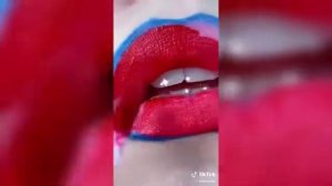 Страшные истории+макияж губ.