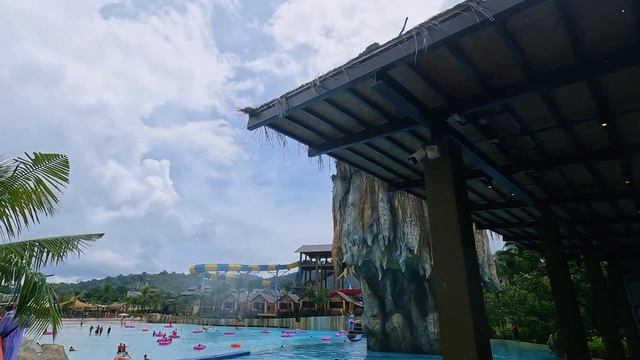 Andamanda Phuket Крупнейший аквапарк на Пхукете (Горки от первого лица и многое другое) смотреть онлайн