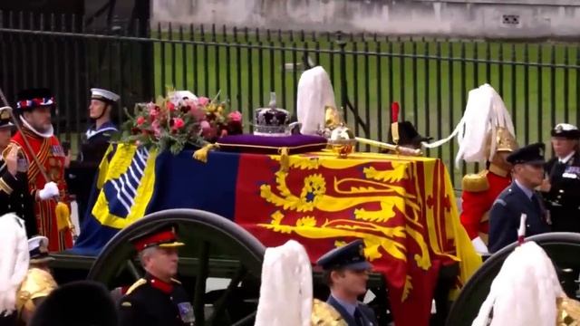 Powerful Mass Pipes and Drums Queen Elizabeth II Funeral procession (Mist Covered Mountains Of Home смотреть онлайн