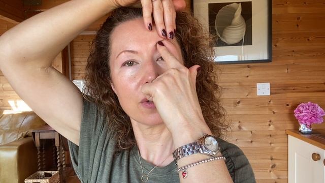 Face Yoga Workout for the Eyes to Brighten, Lift and Release Tension in 10 Mins смотреть онлайн