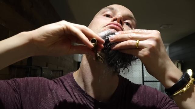 Shaving My 3 Year Beard Clean Off With A Single Bladed Razor смотреть онлайн