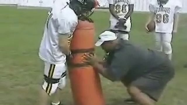 Football Offensive Line Training | How to Block a Bigger Opponent | Part 4 смотреть онлайн