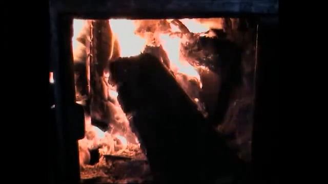 Огонь в печи Дрова горят с 64 кратным скорением смотреть онлайн