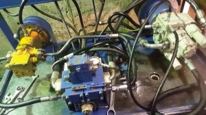 Погрузчик УНЦ 060 гидравлическая система.