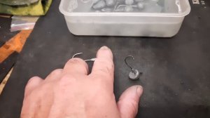 Головка должна стоять! Как очистить свинец. Реставрация джиг головок. Ловля судака. УФ краска.