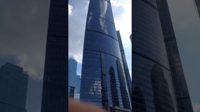 Москва Сити (метро Деловой центр) смотреть онлайн