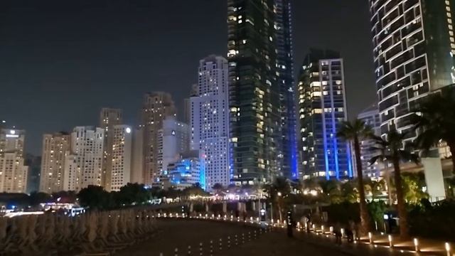 Dubai Marina Foot Bridge to Bluewaters Island. Beautiful ambience at night смотреть онлайн