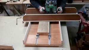 Обработка плоскости ручным фрезером. Planing with router jig.