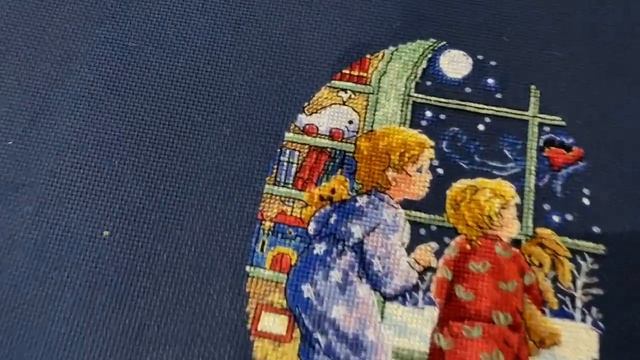 25. Игрушка от Dimensions Gold Collection Petites - Watching For Santa