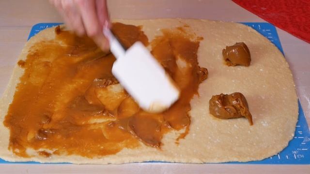 ПИРОГ- КОСИЧКА со сгущёнкой и орехами | Sweet Milk & Walnuts Pie смотреть онлайн