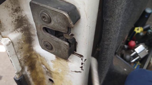 Газель (до Некста) не могу закрыть дверь, замок закрылся при открытой двери,что делать ? смотреть онлайн
