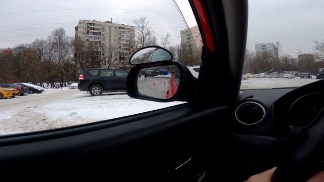 Парковка задним ходом. Ориентируемся по конусам. Подготовка к эказаменам в ГИБДД Северное Бутово. смотреть онлайн