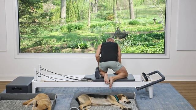 5 Minute Reformer - Spine Mobility смотреть онлайн