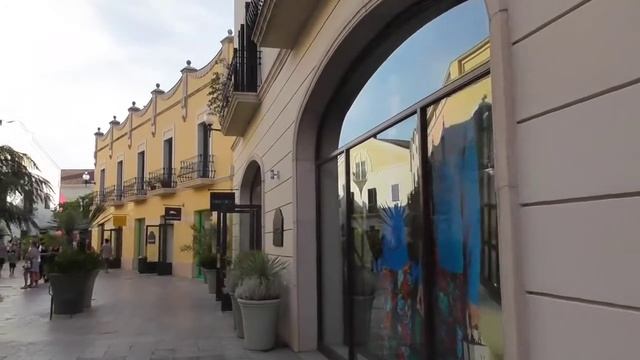 La Roca Village outlet, торговый центр,Барселона, эксклюзивные магазины известных брендов... смотреть онлайн