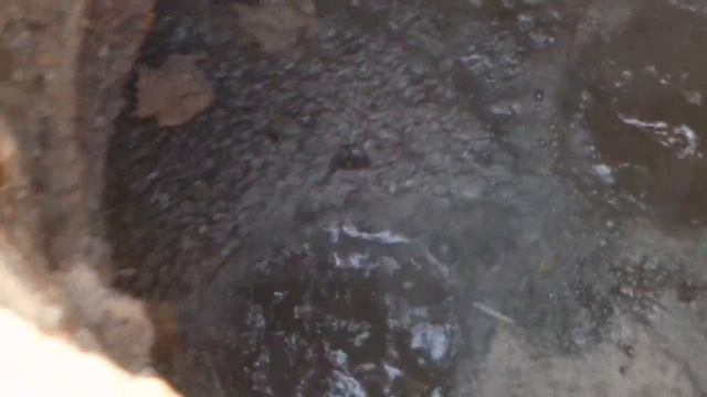 IZ Вносим Карбид в Септик Старую Выгребную яму кидаем We Bring Carbide To Old Septic Tank 20200830