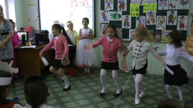 Инсценировка сказки "По щучьему веленью" 2-Б класс смотреть онлайн
