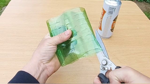 Ветряк из пластиковой бутылки и алюминиевой банки своими руками! Отпугиватель кротов и птиц. смотреть онлайн