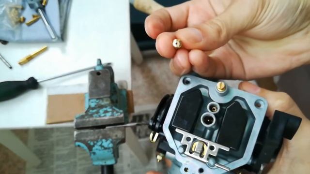 PZ30 с ускорительным насосом. Часть 2. Пилим жиклёры. смотреть онлайн