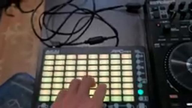 Обзор контроллеров Traktor F1, AKAI apc mini, Korg nanoKONTROL2, Launchpad mini MK3 смотреть онлайн