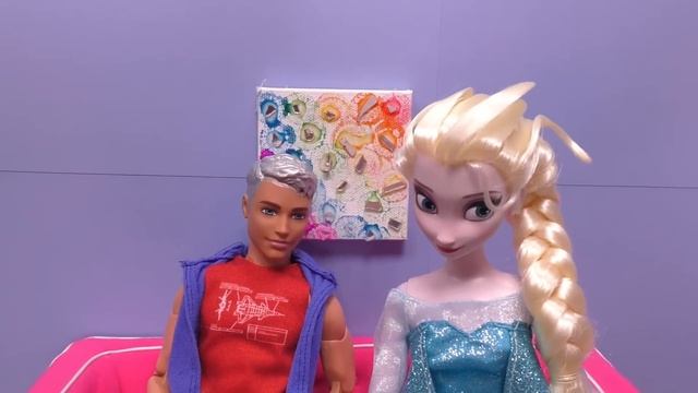 Little Elsa gets ice powers ? Elsa & Anna toddlers смотреть онлайн