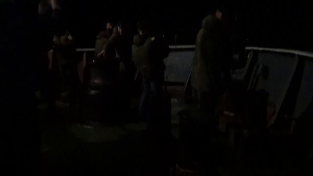 Новогодний салют на танкере Ельня смотреть онлайн