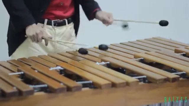 Ney Rosauro - Three Preludes for Solo Marimba - Prelude Nº 1 - Victor Figueiredo смотреть онлайн