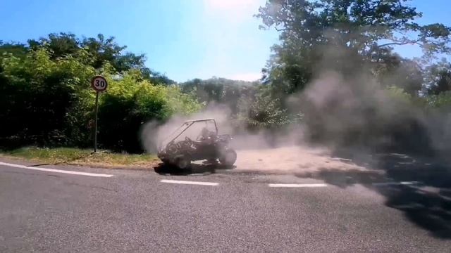Dune buggy Pgo 150 cc pericolo su strada e drifting nei boschi. смотреть онлайн
