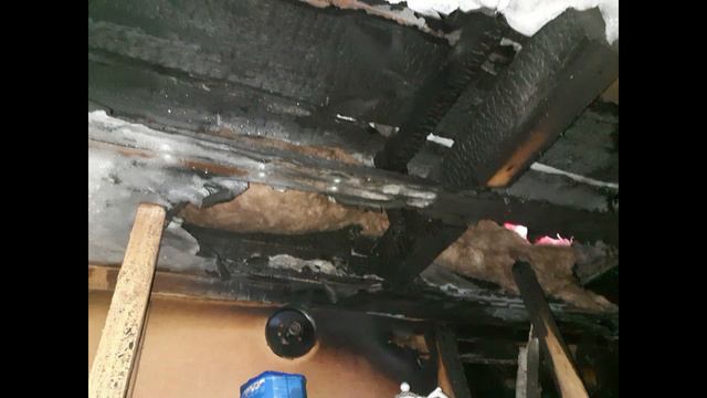 В райцентре Завьялово Алтайского края от огня сильно пострадал двухквартирный жилой дом смотреть онлайн