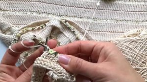 Как провязывать ряды с ПАЙЕТКАМИ чтоб они были только с лицевой стороны! Лайфхак вязание спицами ?