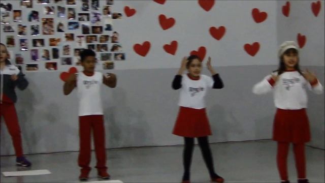 Homenagem as mães - 4º ano manhã - 2016 - Dia das mães - Colégio Engler смотреть онлайн