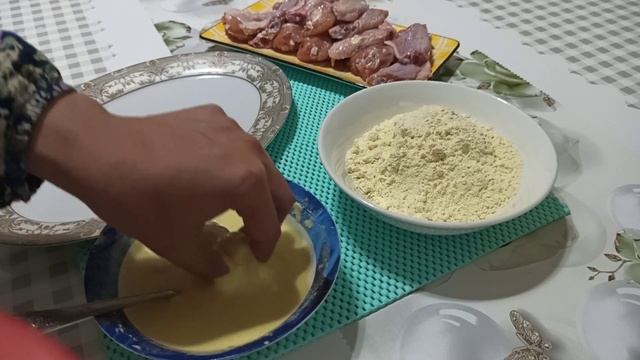 Чикен дайындау. казакша рецепт. КFS. Чикен. Крылишки. Готовим дома. Ainur Omasheva смотреть онлайн