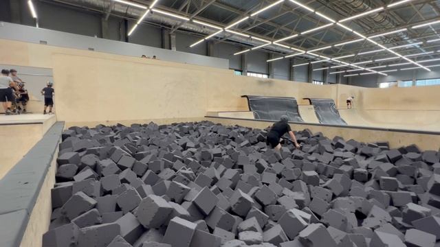 HOW TO BACKFLIP смотреть онлайн