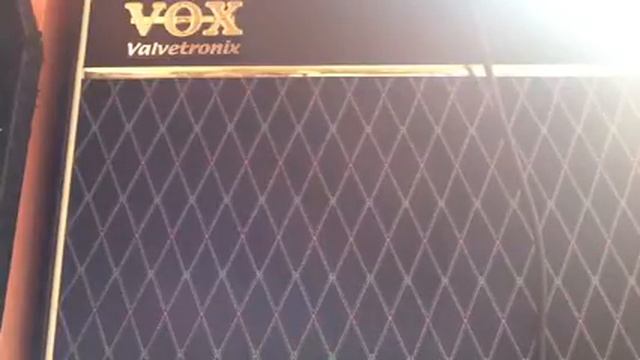 Ibanez Mtm2 Reflex Silver Pickups, Vox Amp