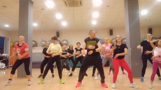Let's go Macarena - Groovy Zumba choreo смотреть онлайн