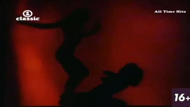 DNA Feat Suzanne Vega - Tom's Diner смотреть онлайн