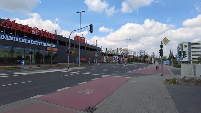 Walking In Mönchengladbach/Germany ??【4K】 Spring Walk ـ Central City (May 2021).