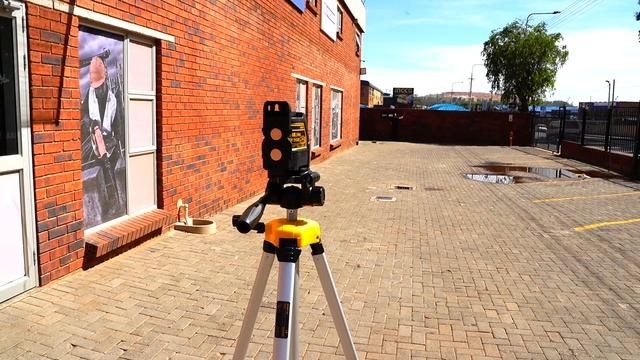 DEWALT Cross Line Green Laser | DW088CG смотреть онлайн