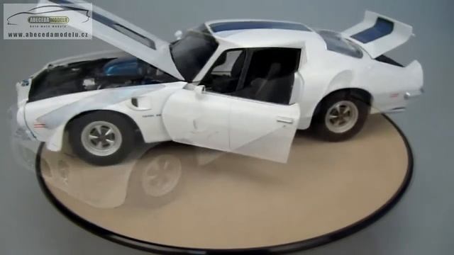 PONTIAC FIREBIRD TRANS AM 1972 Welly 1/18