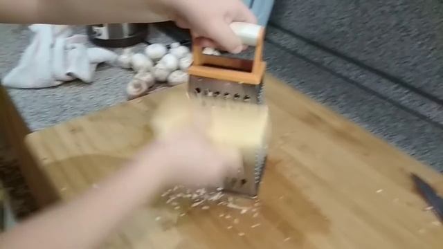 Жульен из шампиньонов смотреть онлайн