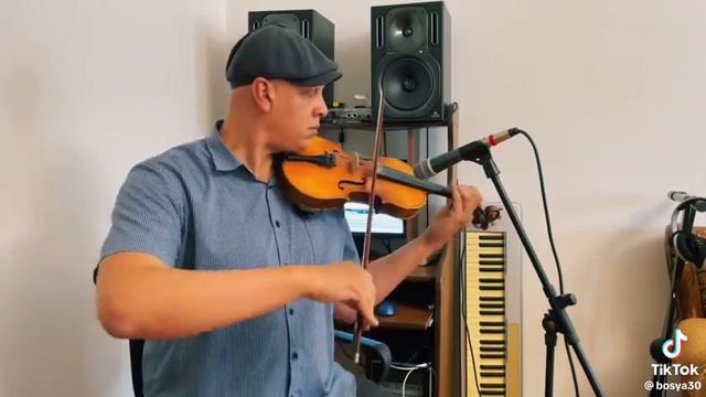 Лютвали Бабаев, скрипка 🎻 " ох къара чач " кумыки поймут 😊✊ смотреть онлайн