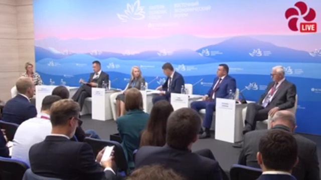 Минэк:«Нормализация повестки начнётся с климатических тем» смотреть онлайн