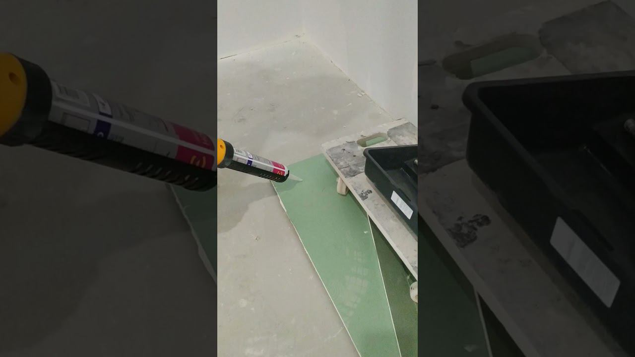 Пистолет для герметика на батарейках Deko.